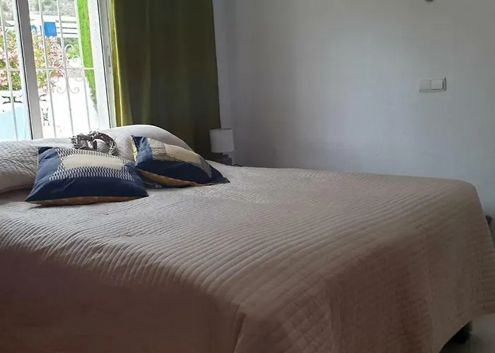 Casa De Personas Villa *